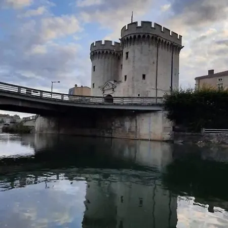 Le Embarque - Gere Par Presta-zen'services - Barque Electrique En Supplement