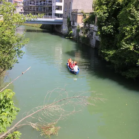 Le Embarque - Gere Par Presta-zen'services - Barque Electrique En Supplement * Verdun