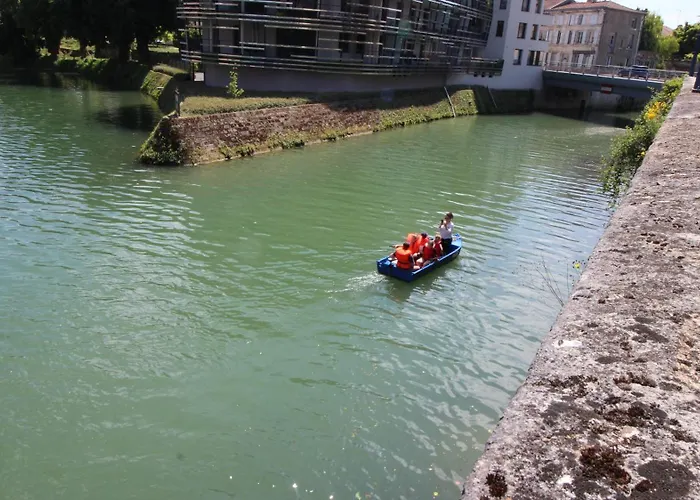 Le Embarque - Gere Par Presta-zen'services - Barque Electrique En Supplement *