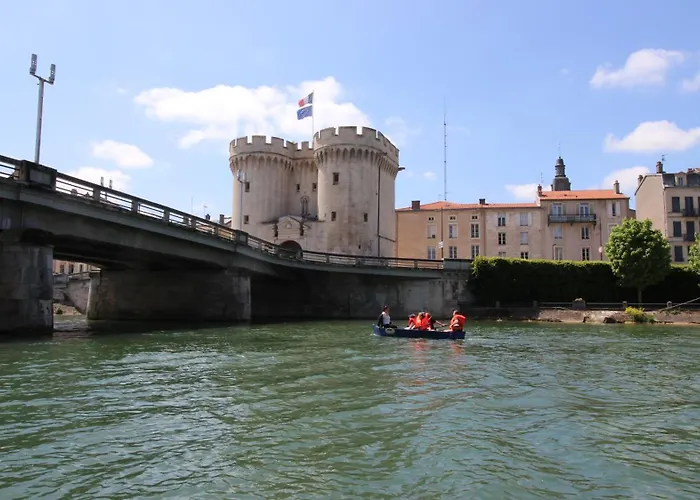 Le Embarque - Gere Par Presta-zen'services - Barque Electrique En Supplement Verdun-sur-Meuse
