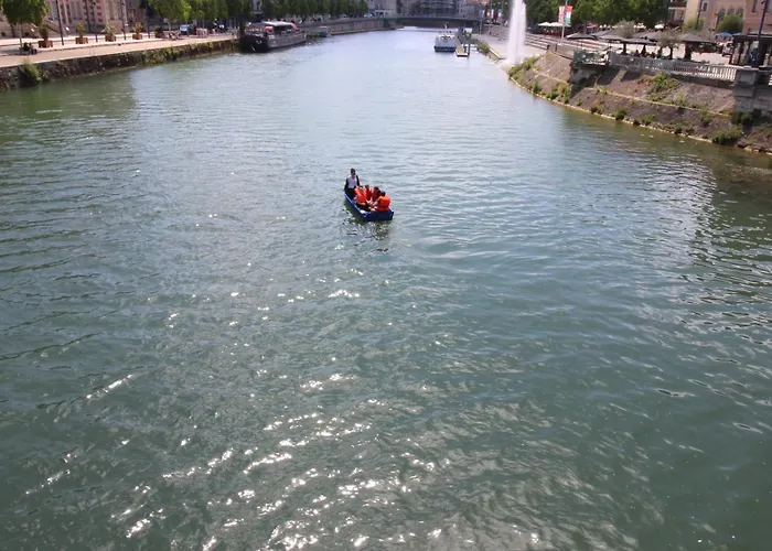 Le Embarque - Gere Par Presta-zen'services - Barque Electrique En Supplement